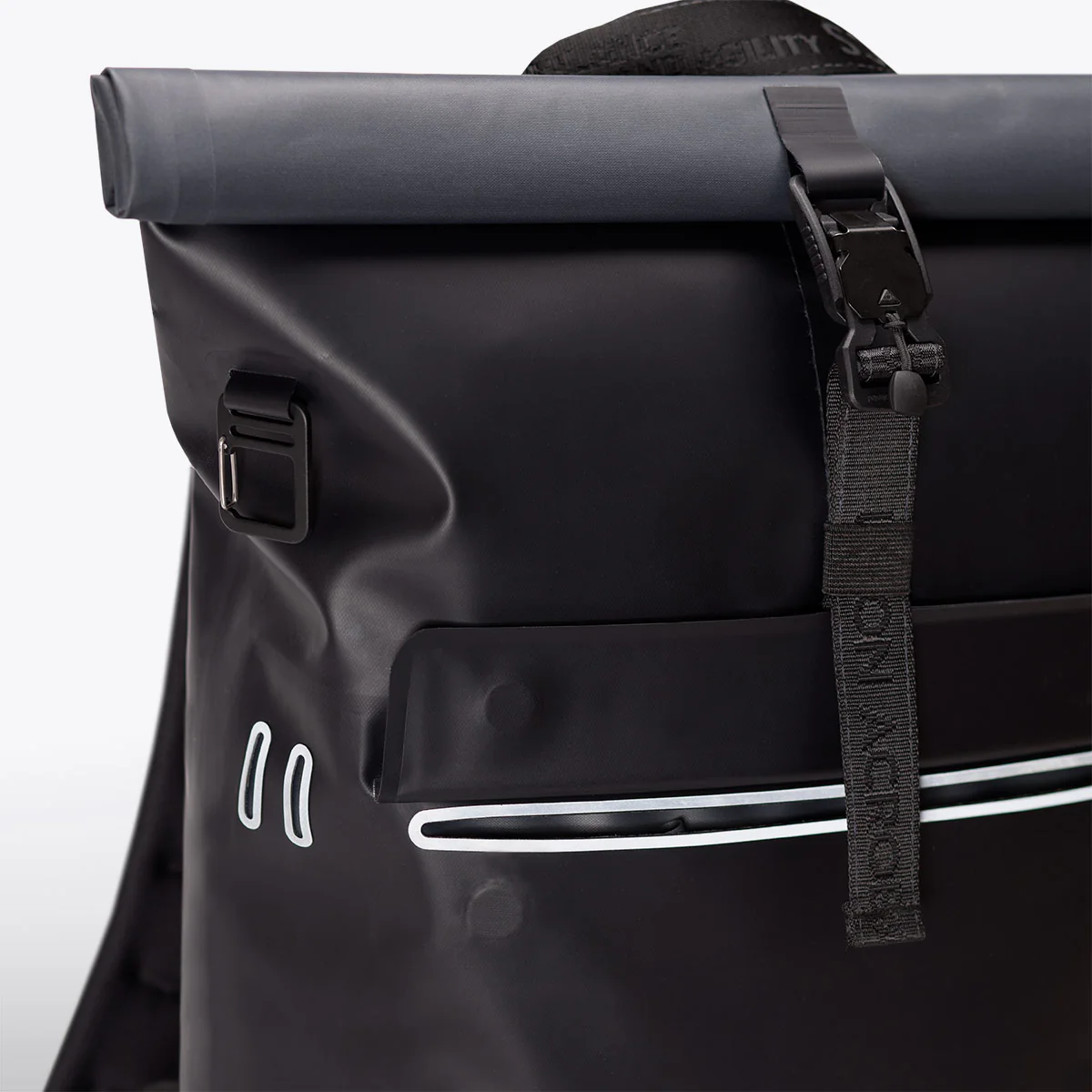 Jasper Medium Backpack - Image 14
