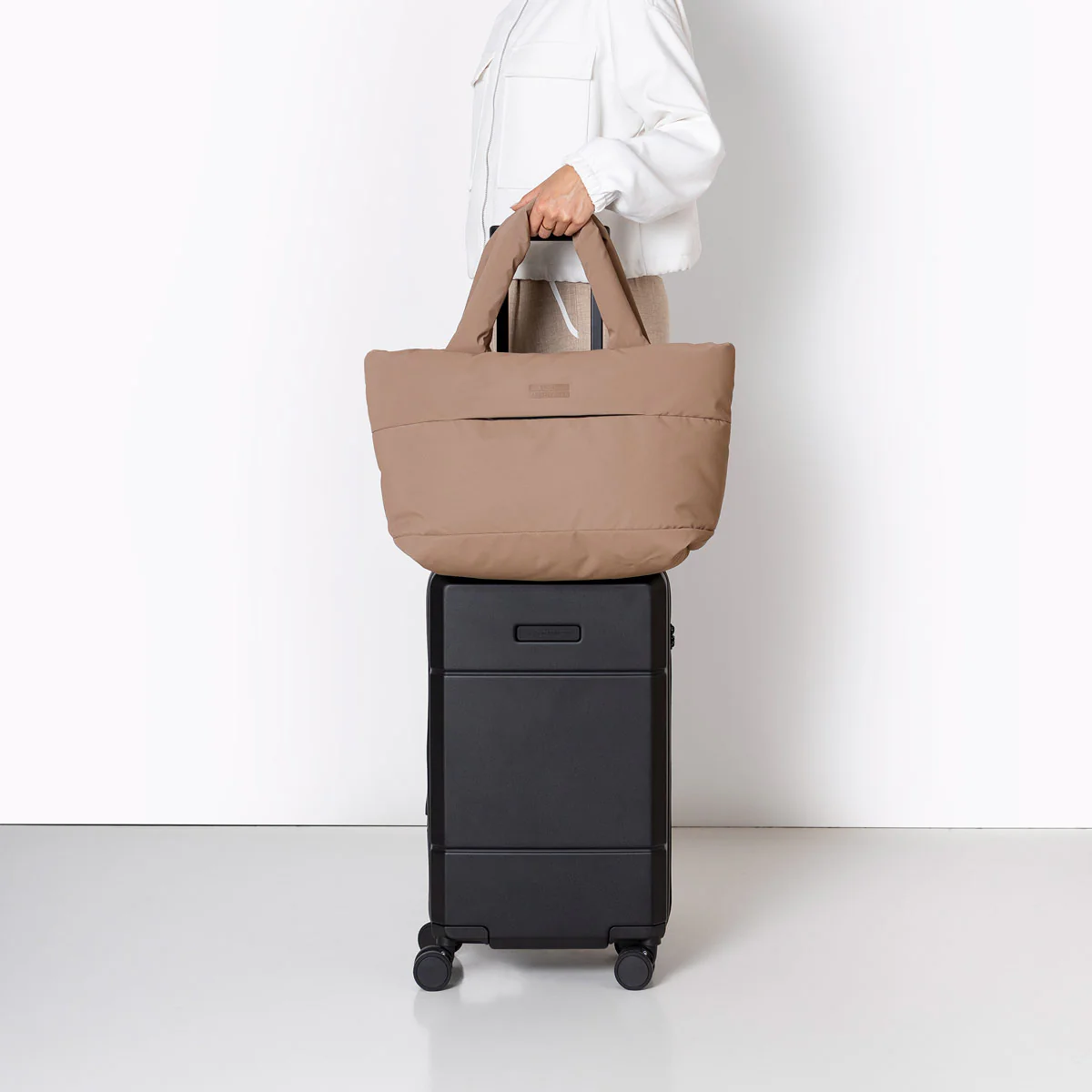 Olivia Medium Bag - Image 15