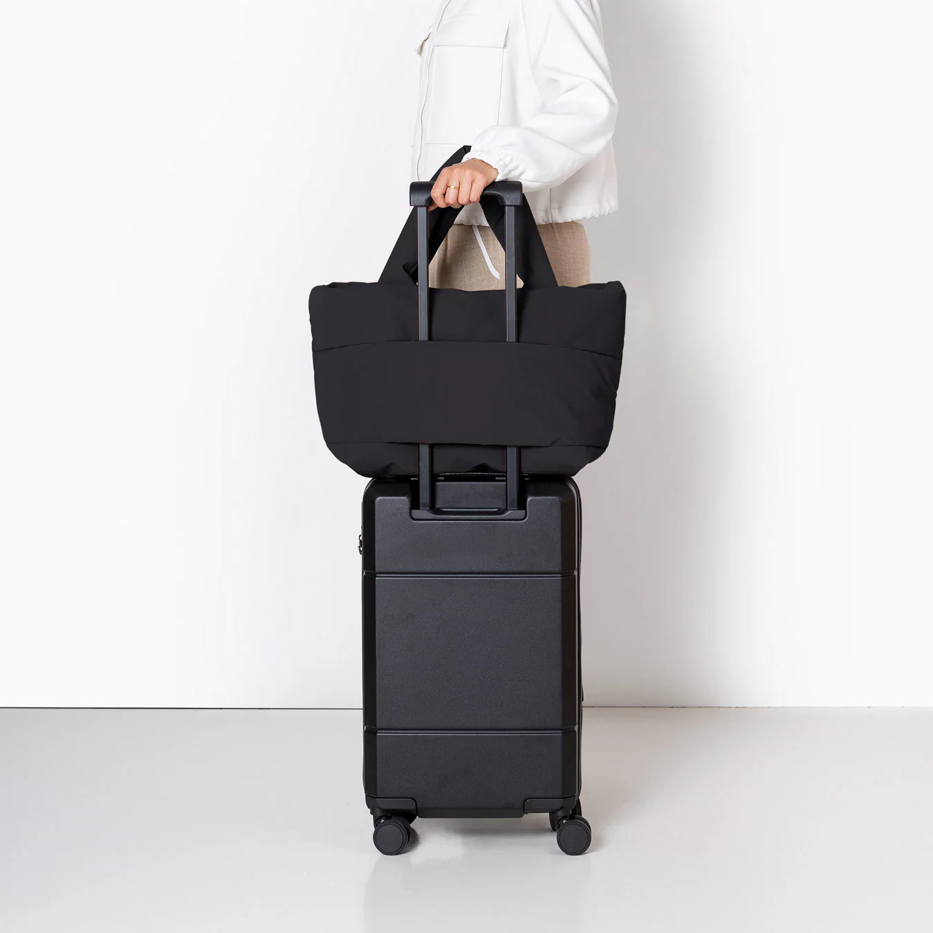Olivia Medium Bag - Image 16