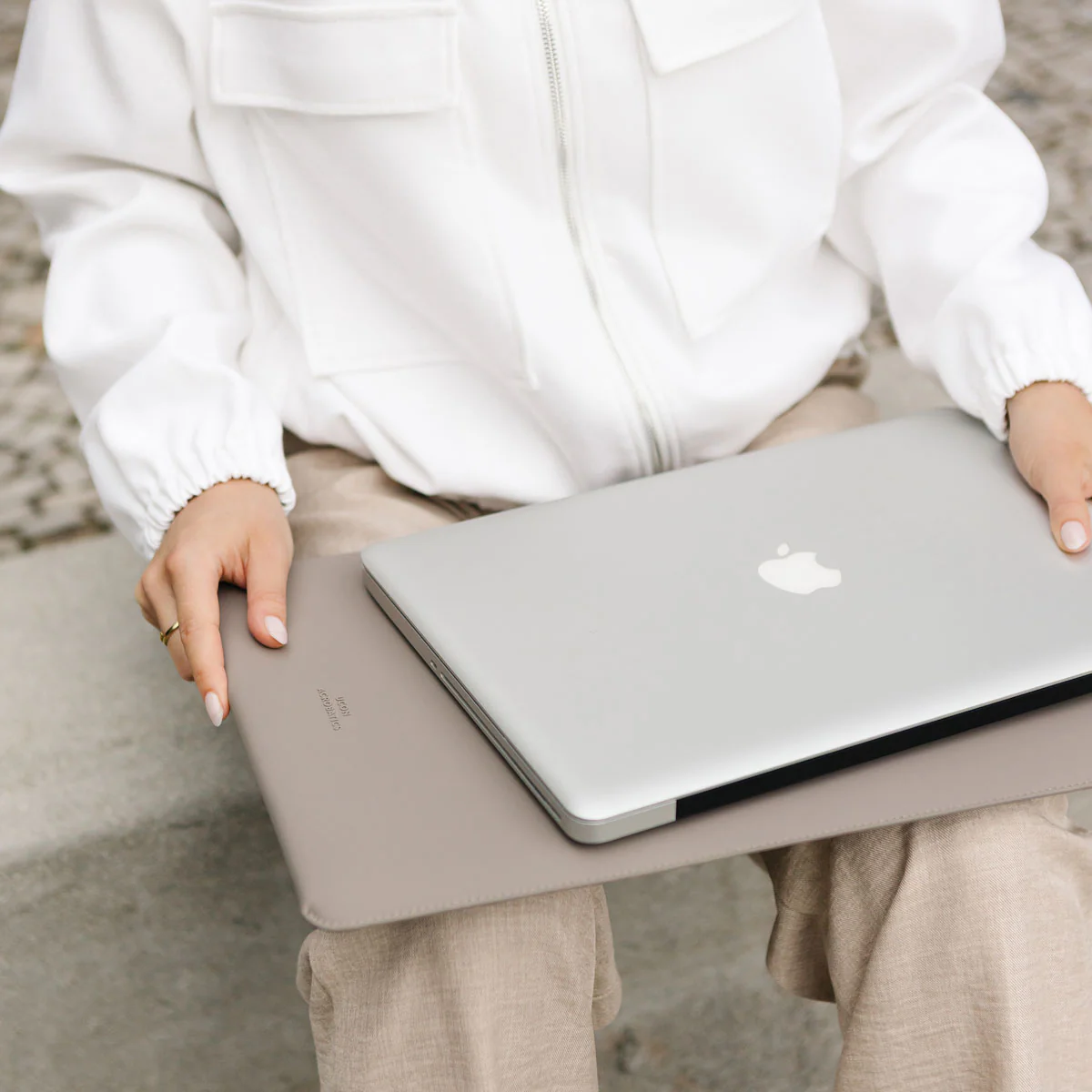Sora Medium Laptop Sleeve - Image 3
