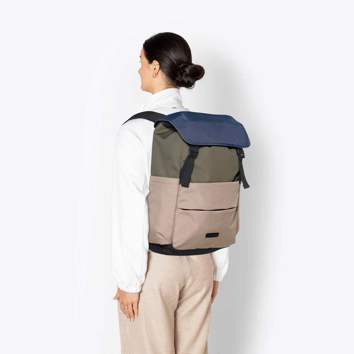 Stellan Medium Backpack - Image 15